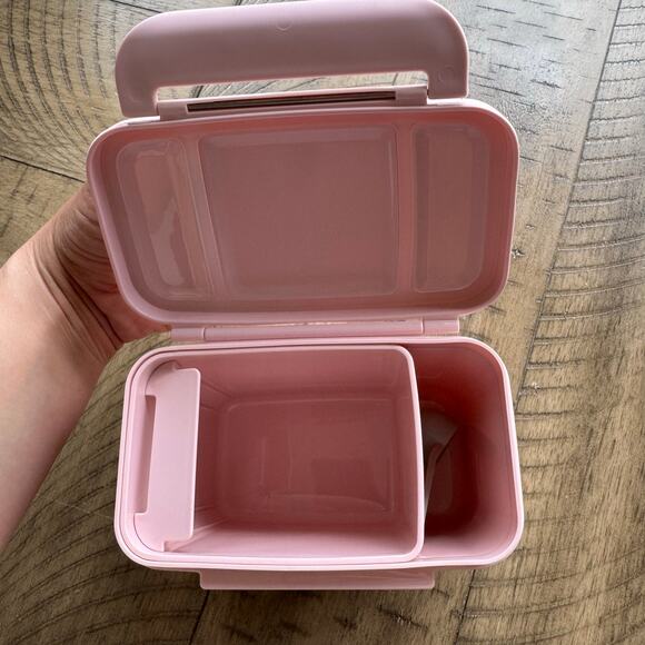 Pink Dual-Compartment Formula Dispenser Container - Picture 3 of 4